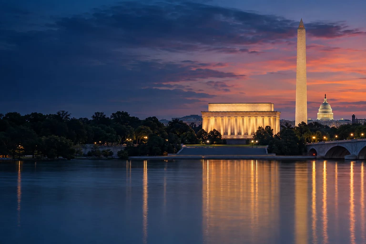 Washington, DC destination skyline and city atmosphere